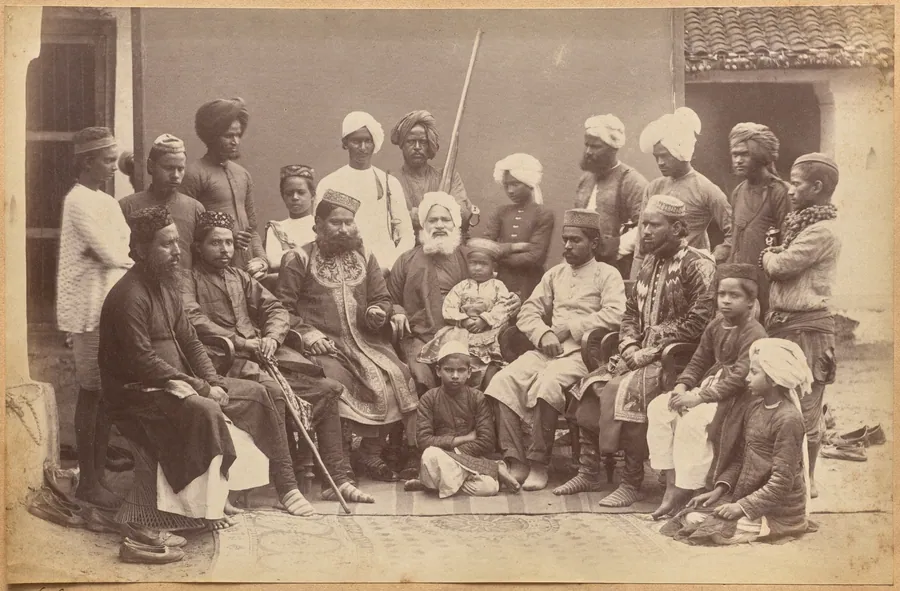 Mowhri Rahman Alli Khan family, Rewa (recto, bottom) by Raja Deen Dayal