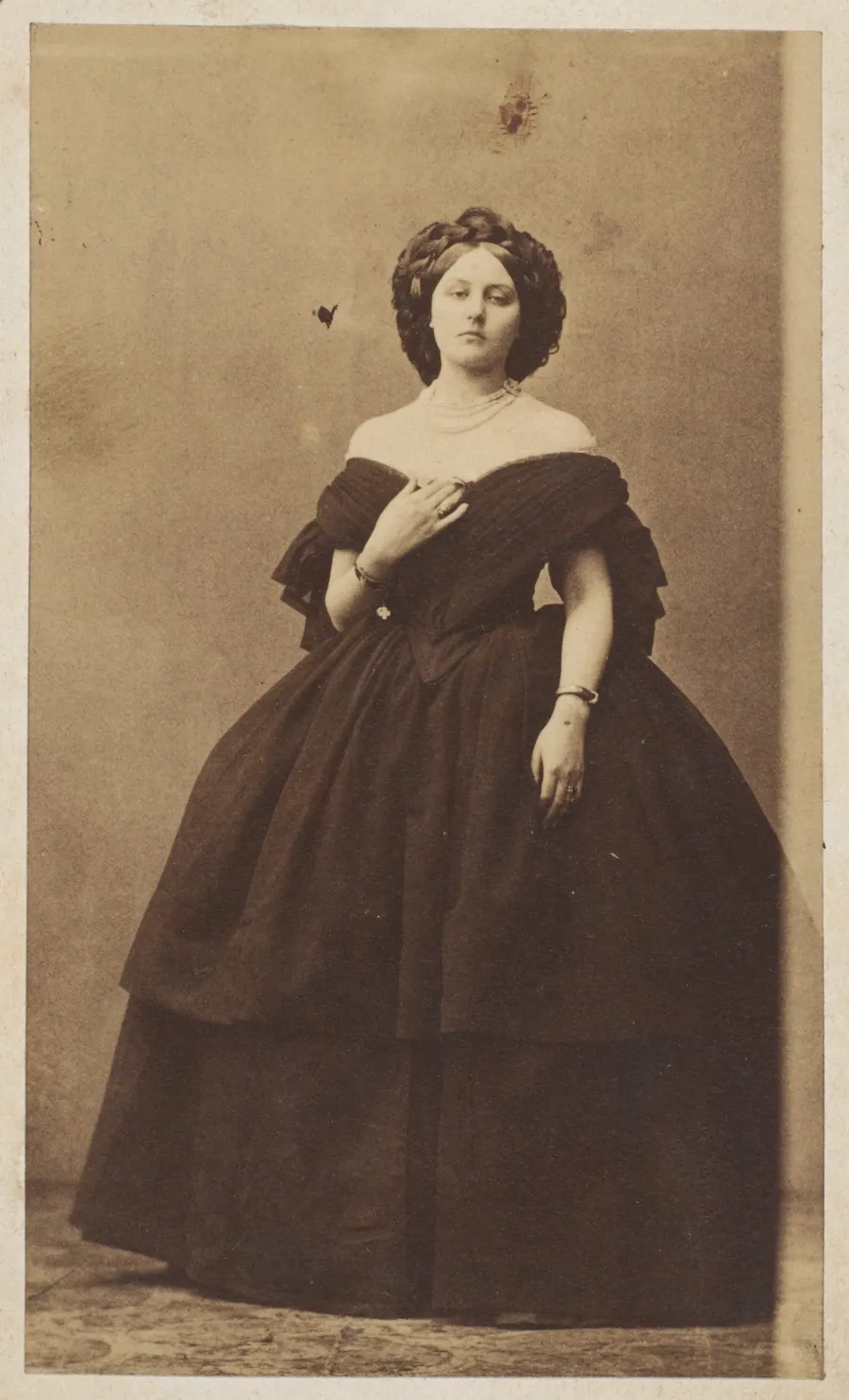 Les beau décolleté by Pierre-Louis Pierson