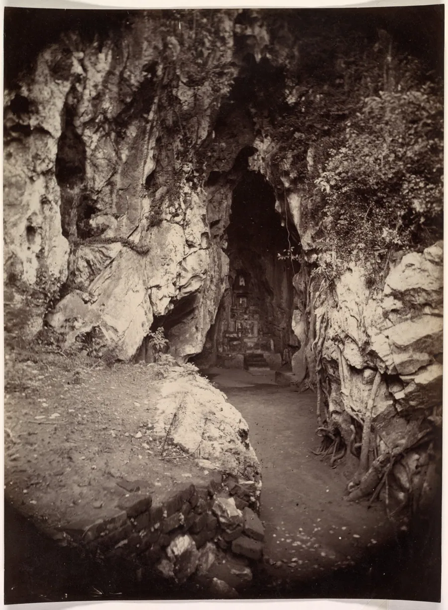 Hoa Nghiem Cave, Grotto of the August Transformation by Émile Gsell