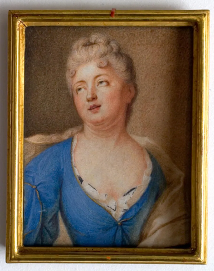 Dame i blåt liv, seende opad by Daniel Gardelle