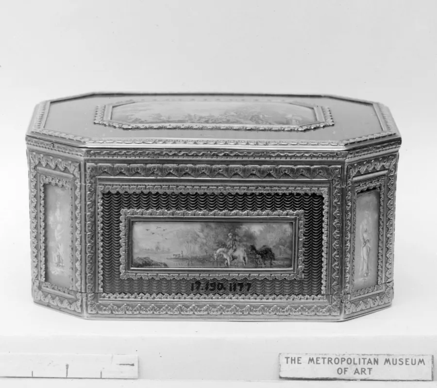 Snuffbox with landscape scenes by Pierre-Nicolas Pleyard