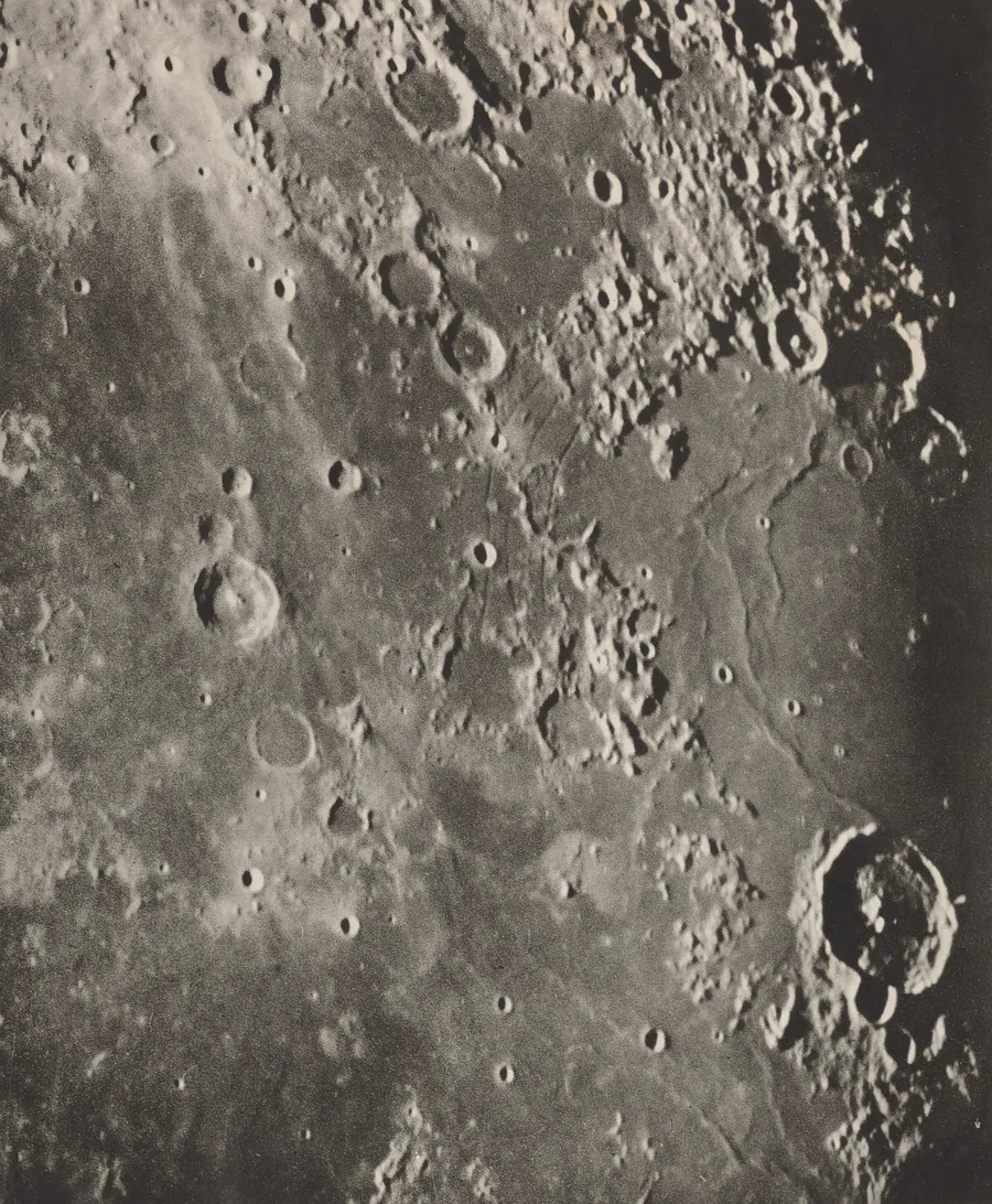 Photographie Lunaire Capuanus - Bouillaud - Gassendi by Loewy et Puiseux