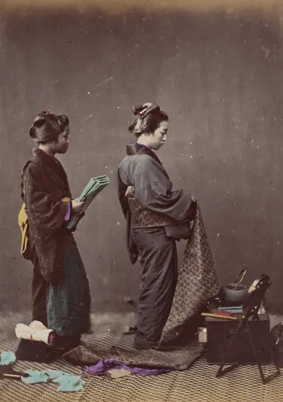 Putting on the Obi or Girdle