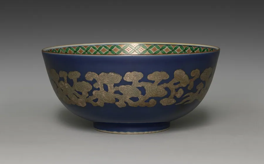 Bowl with Numinous Fungi and Kirin by Seifū Yohei III