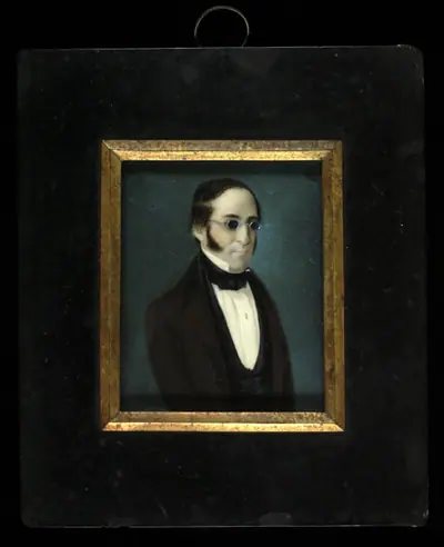 Caballero con lentes de la familia Canals