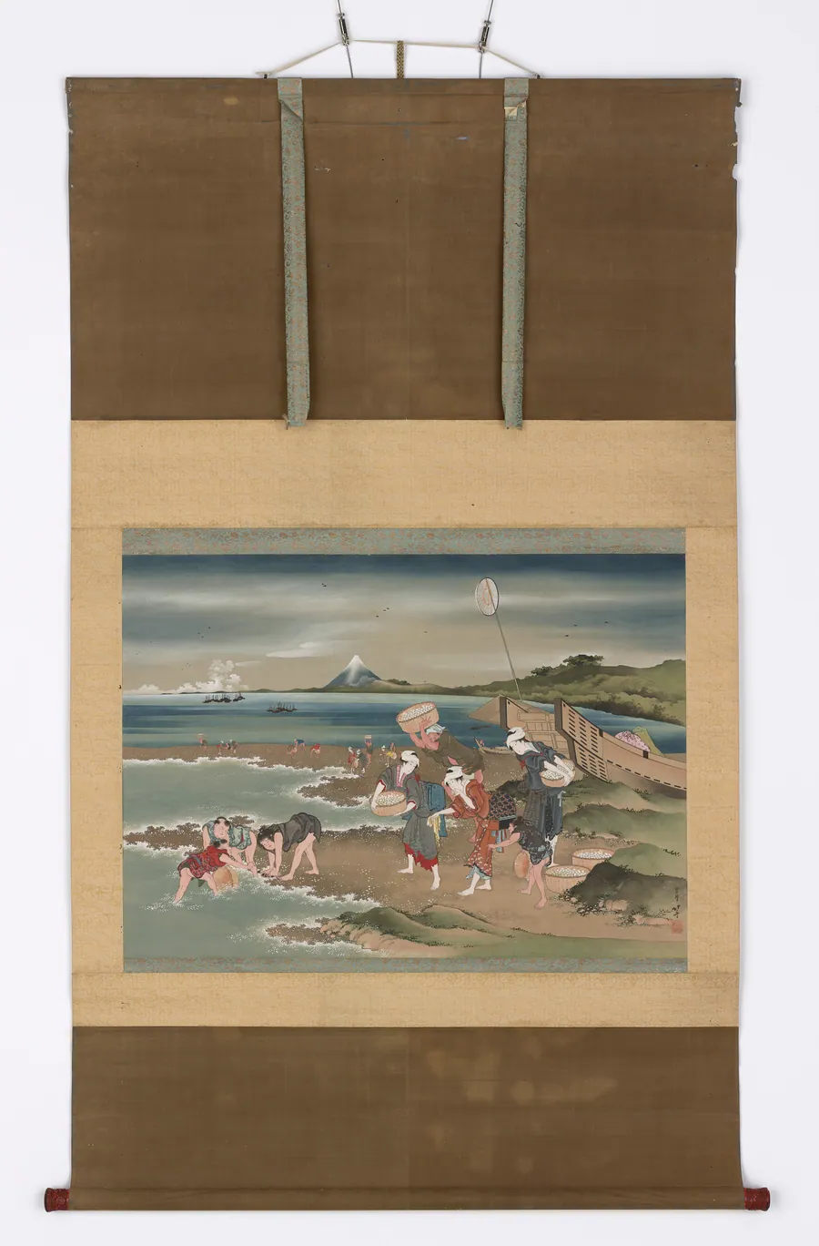 Landscape: clam-gatherers on the shore by Katsushika Hokusai 葛飾北斎 (1760-1849)