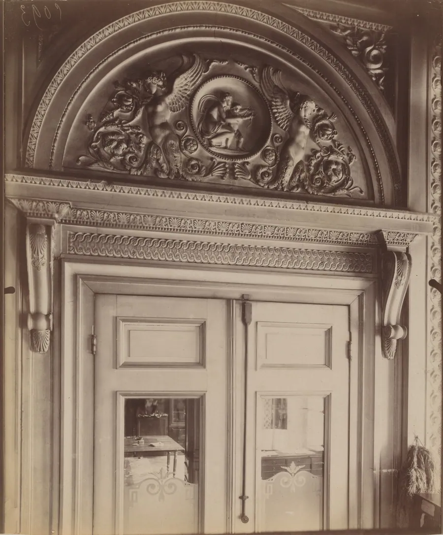 Hôtel Gouthières, 6 rue Pierre Bulet by Eugène Atget