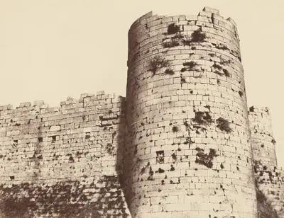 Kalaat-El-Hosn, Deuxième Enciente, Extérieur, Tour d'Angle, sud-ouest