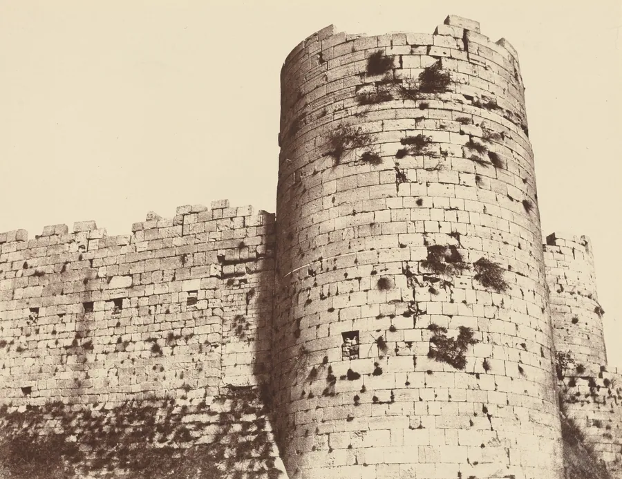 Kalaat-El-Hosn, Deuxième Enciente, Extérieur, Tour d'Angle, sud-ouest by Louis De Clercq