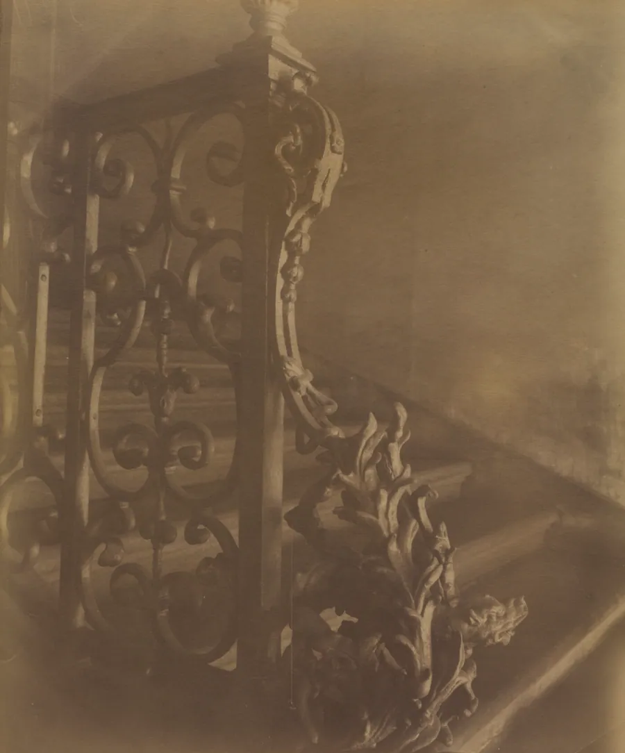 Hôtel Cheruseau, Rue Louis en L'Ile by Eugène Atget