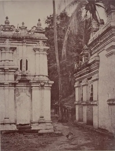 Amerapoora: View amongst the Pagodas near the Statue