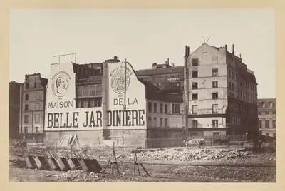 La Belle Jardinère: le magasin de la rue de la Cité pendant sa demolition, Paris