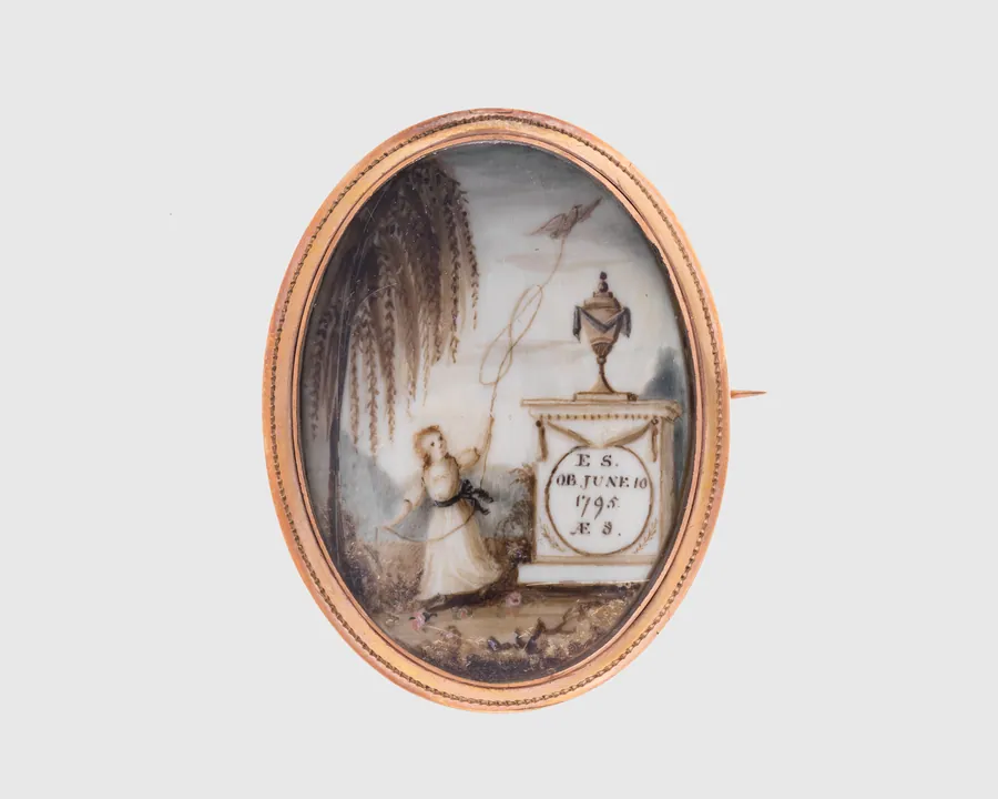 Memorial Brooch by Anstiss Stone