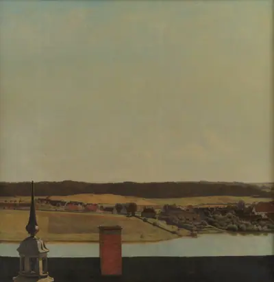 Tagryggen over Frederiksborg Slot med udsigt over sø, by og skov