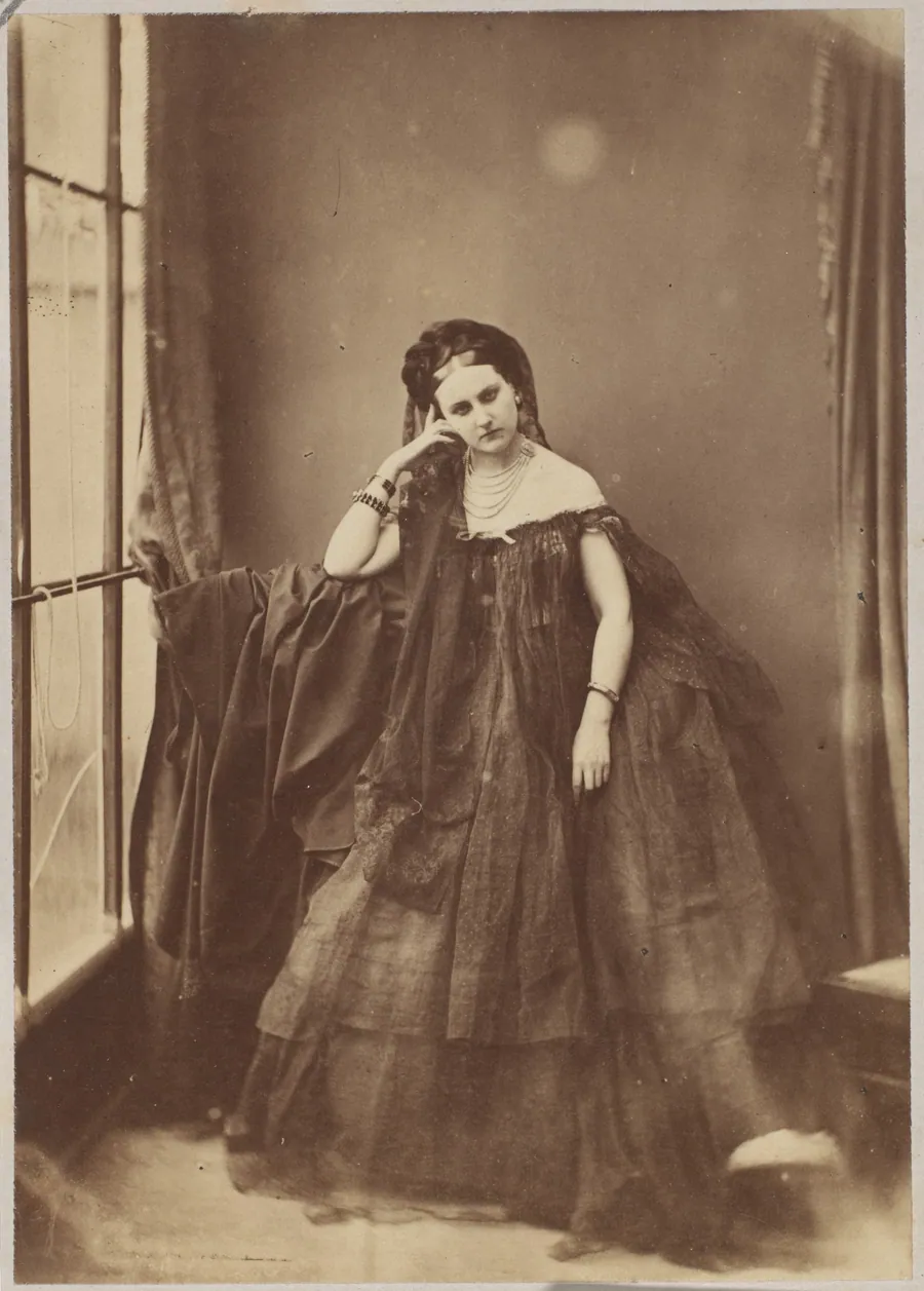 L'accoudée by Pierre-Louis Pierson