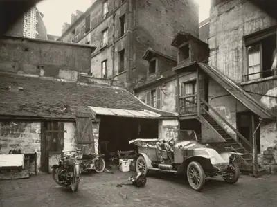 Cour, rue de Valence