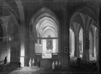 Interiør af en gotisk kirke om natten ved levende lys