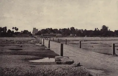 Madura: The Vygay River, with Causeway, across to Madura