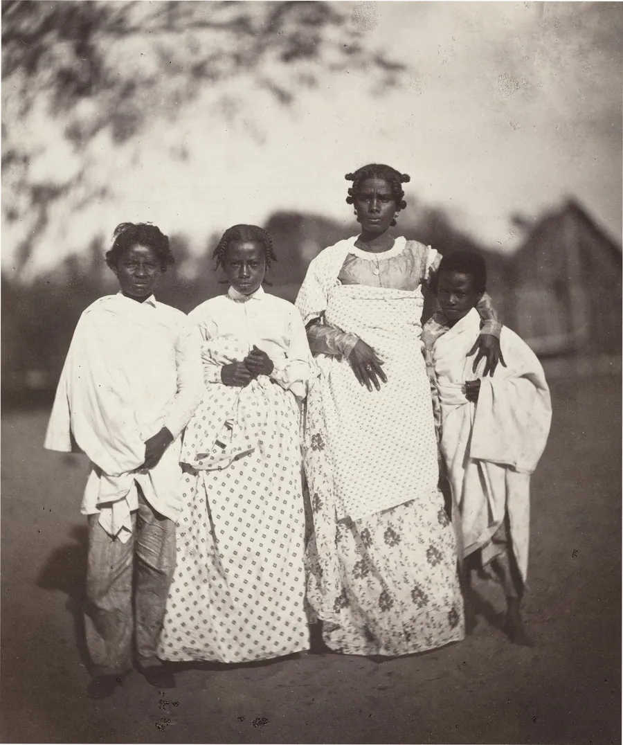 Femme Malgache et Ses Enfants (Madagascan Woman and Her Children) (Plate 3) by Désiré Charnay
