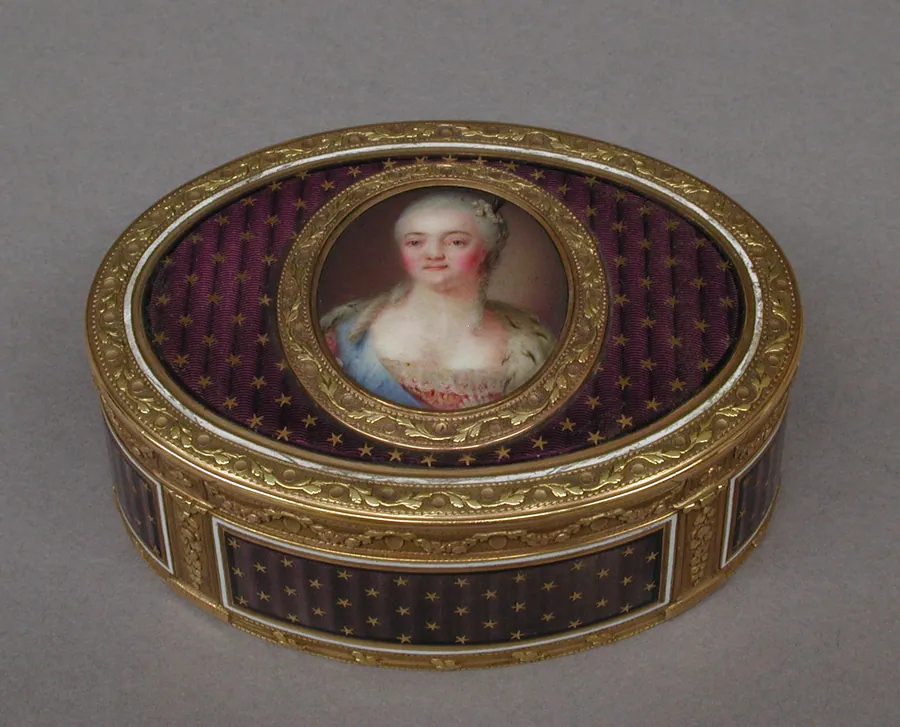 Snuffbox with portrait of a woman by Les Frères Souchay