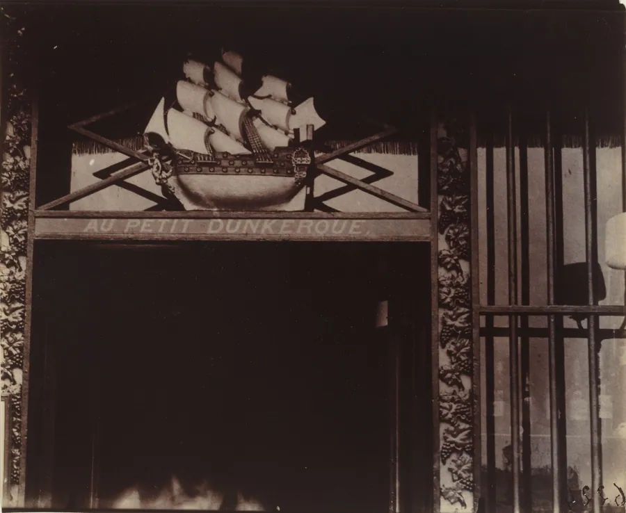 Au Petit Dunkerque, 3 quai Conti by Eugène Atget