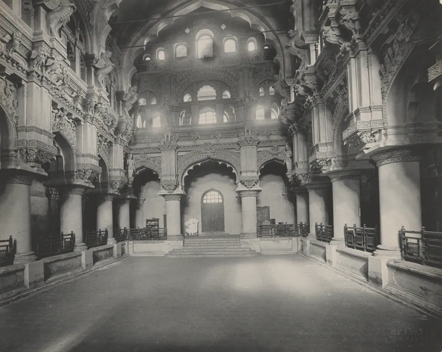 Entrance to Torumal Paiks Palace by A. W. A. Plâté Studio