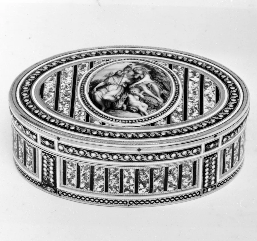Snuffbox with miniature of Hercules, Omphale and Cupid by Joseph Etienne Blerzy