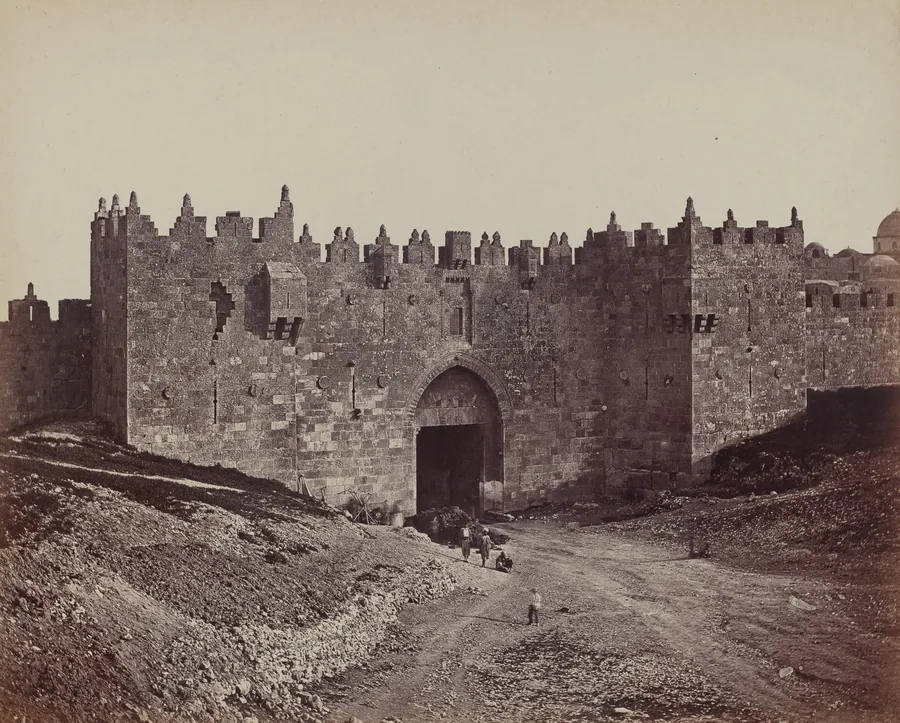 Porte de Damas by James Robertson