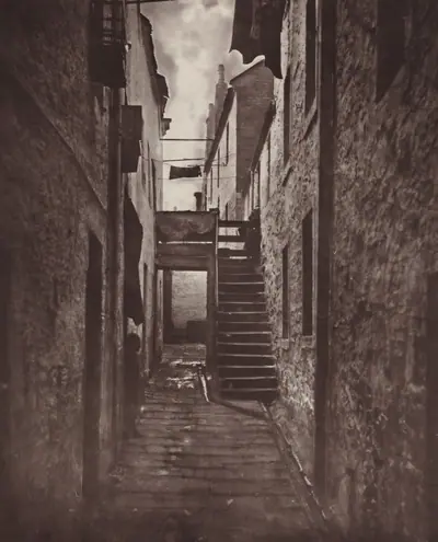 Plate 32: Close, No. 128 Saltmarket