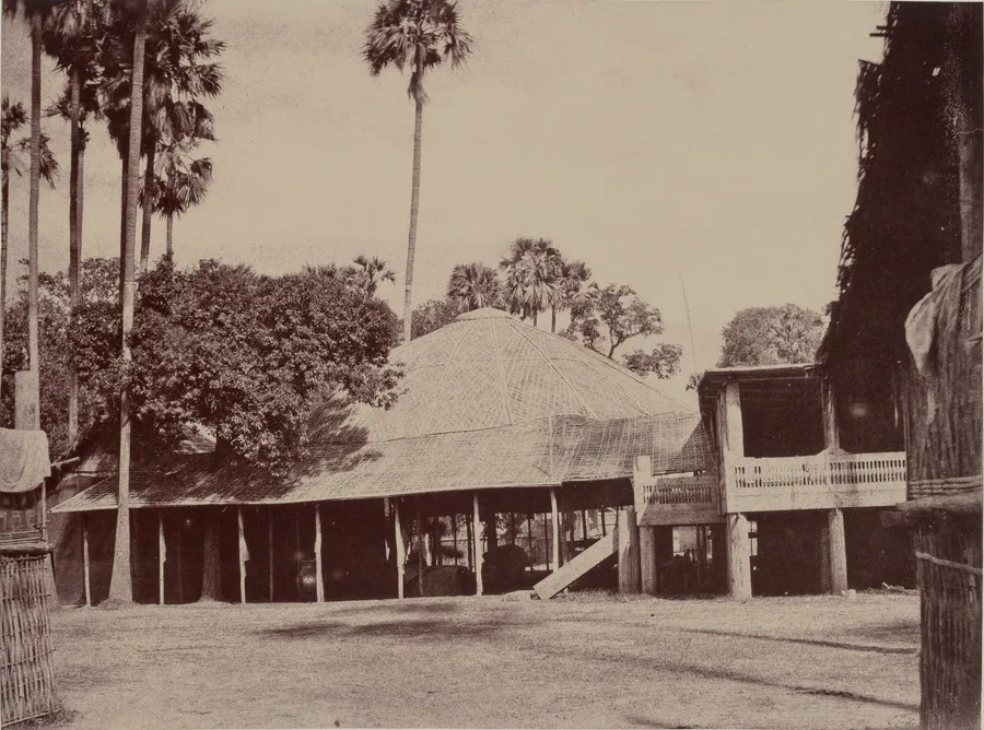 Amerapoora: Portico of the Residency by Linnaeus Tripe