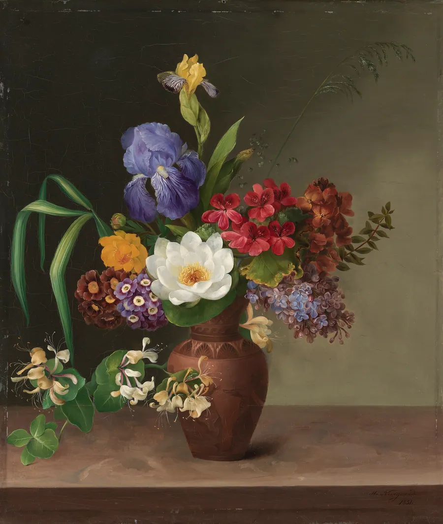 Vase i græsk stil med iris, syren og kaprifolium by Hermania Neergaard