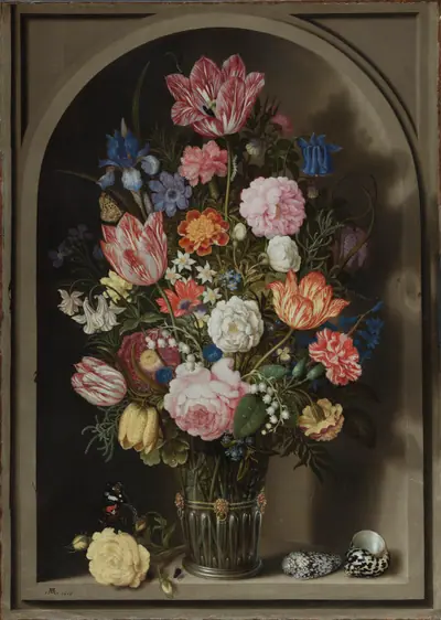 Blomsterbuket i en stenniche