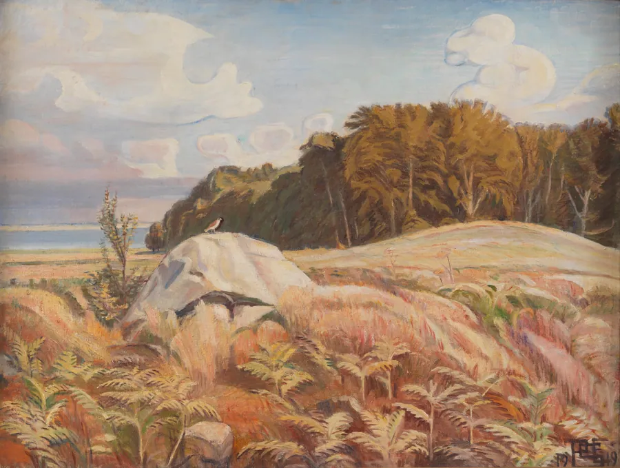 Stendysse i udkanten af skoven. Dyrnæs by Poul S. Christiansen