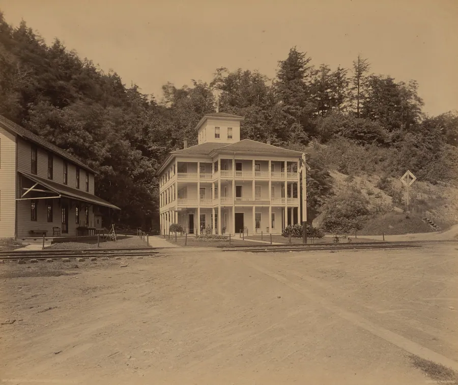 Owasco Lake, Ensenore Glen House by William H. Rau